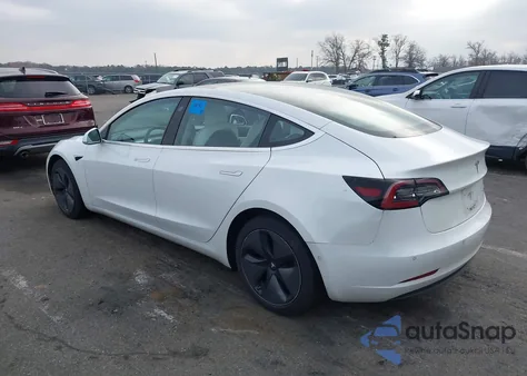 2018 Tesla Model 3 Long Range/Performance z USA, uszkodzony, nr VIN 5YJ3E1EB6JF100184